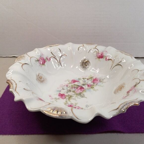 Vintage Floral and Gold Scroll Bright White Bowl Cottagecore Kitsch Grandmacore - Picture 1 of 6